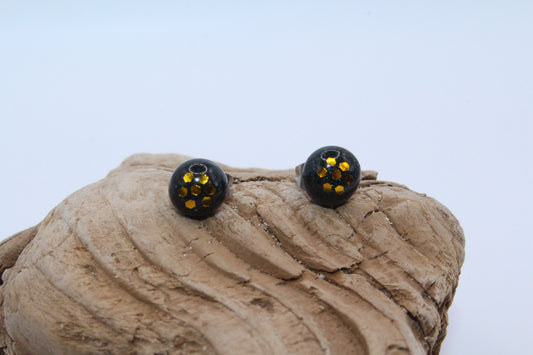 Dark Green Shimmering Stud Earrings With Golden Elements